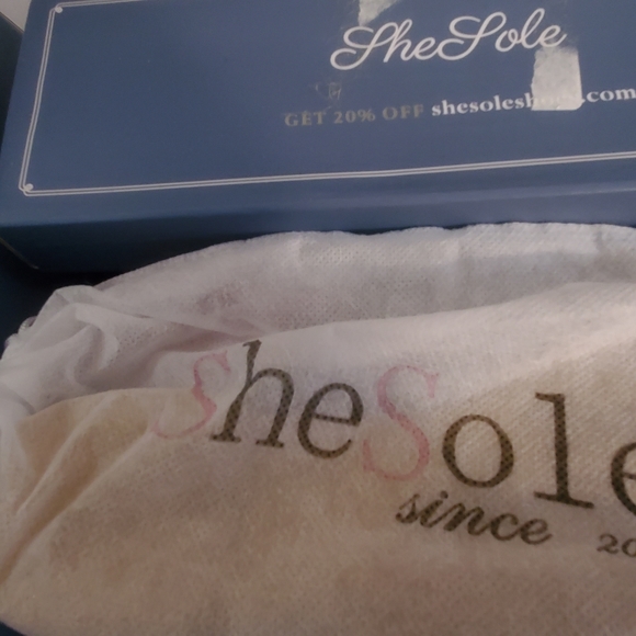 Sandals - Picture 1 of 3